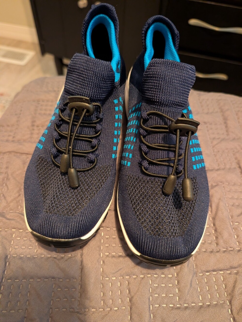 Women's Navy Knit Slip-On Toggle Pull  Athletic Sneakers Blue Size 6.5